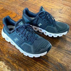 Womens On Cloud Size 6